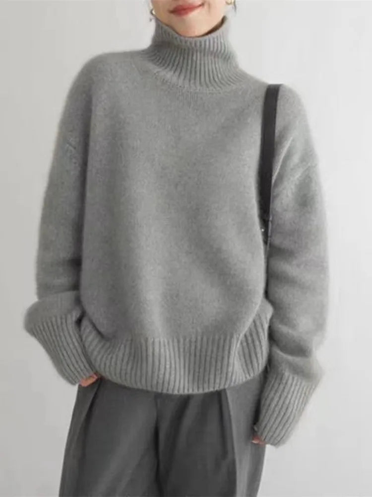FREYA™ – Classic Turtleneck Sweater