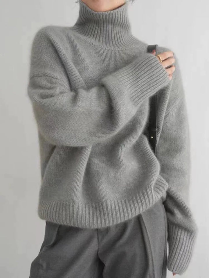 FREYA™ – Classic Turtleneck Sweater