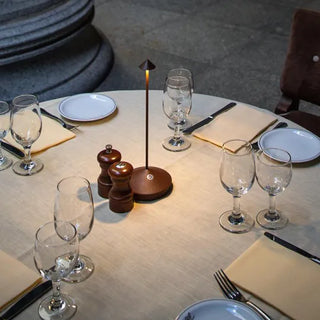 Cordless lamp table setting